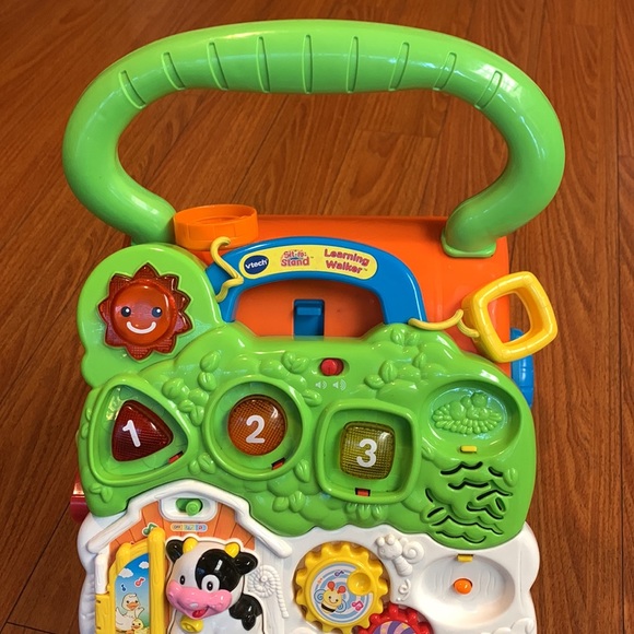 V tech Sit to Stand Learning Walker - Picture 5 of 7